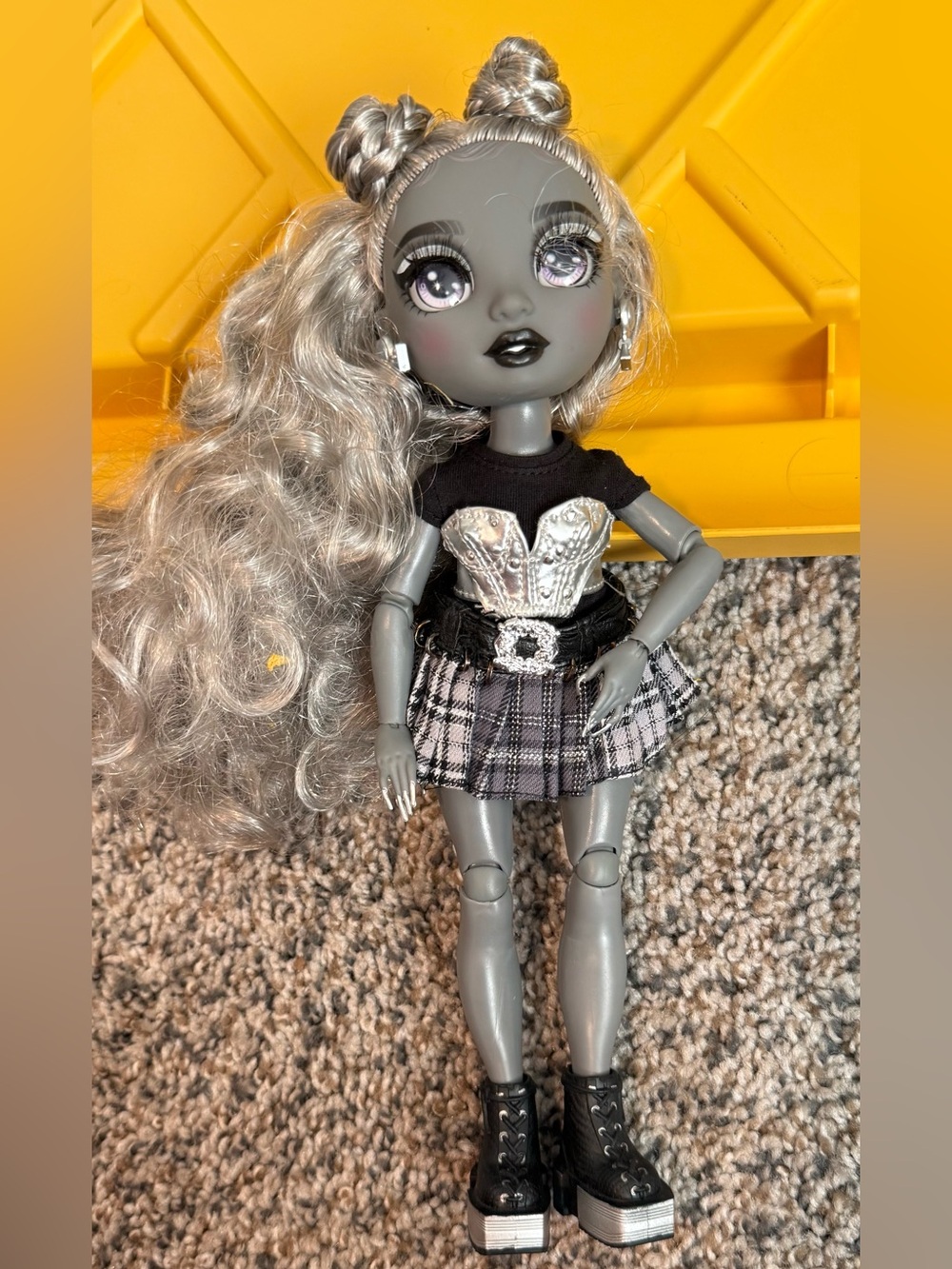 Rainbow High Special Edition Madison Twins Shadow Luna Gray Fashion Doll